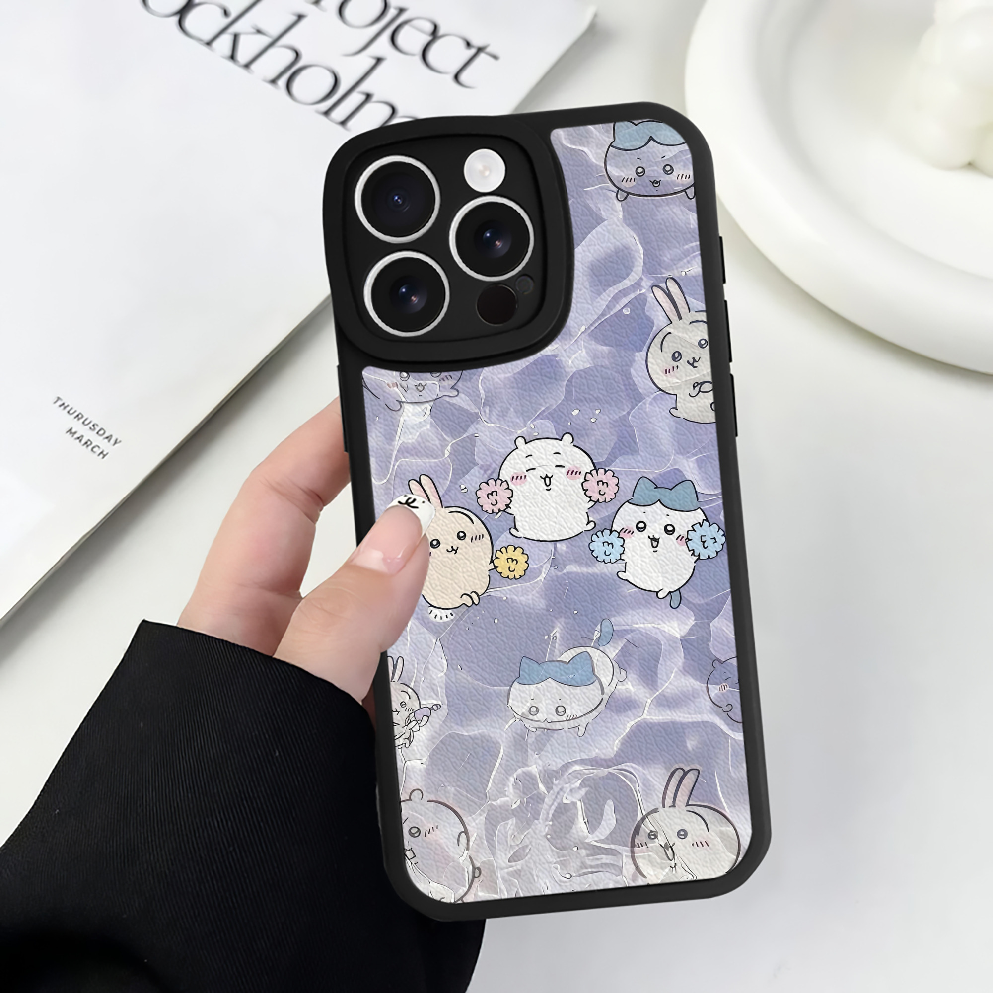 （画像用） ちいかわ Chii-kawa 【iPhone 16シリーズ対応】シリコンスマホケース（レザー調） 材質：シリコン